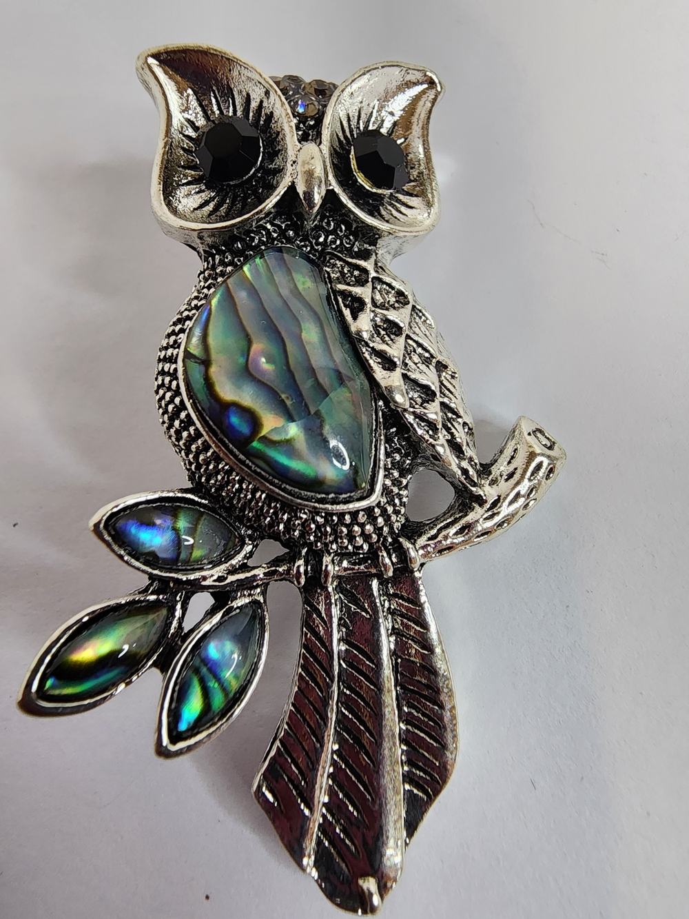 Owl Brooch. NWOT. Silver Toned. Iridescent Inlays.  2.25" X 1.25"